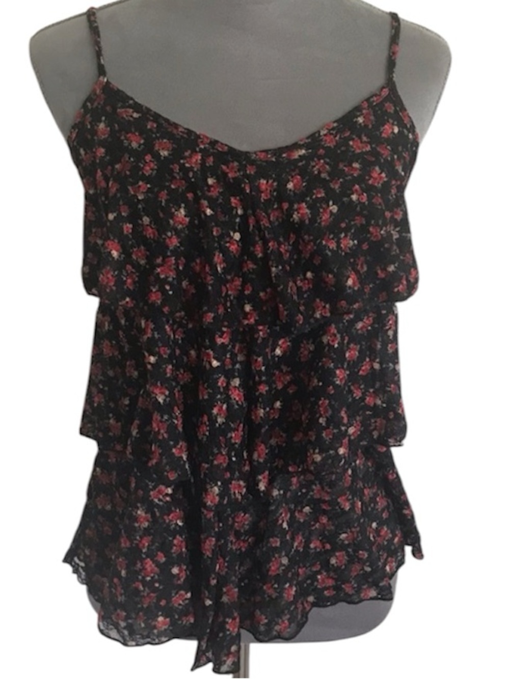 Top 10 ruffles tank top. Size S